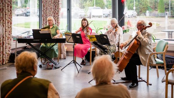 Cork Pops Quartet performing for residents of Bandon Community Hospital as part of Healthcare Hoolies.