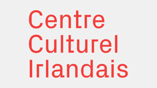 A close up of a sign with the writing 'Centre Cultural Irlandais'