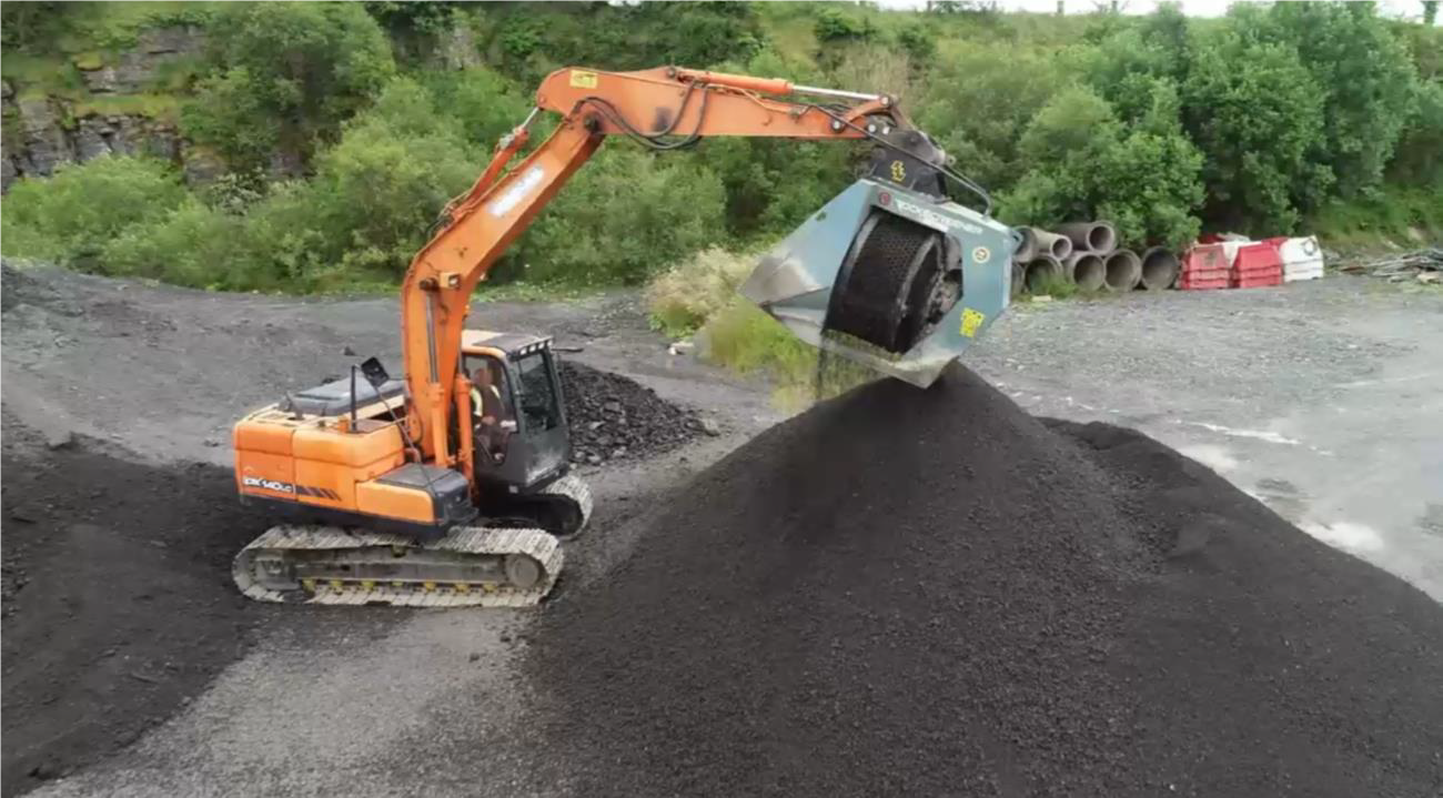 Machinery moving dirt