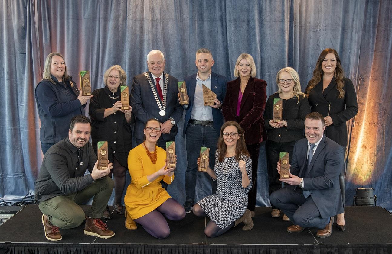 Mayor of the County of Cork, Cllr. Frank O'Flynn, Valerie O'Sullivan, Chief Executive, Cork County Council and Elaine Crowley posing with the winners of the Best in Cork Awards.